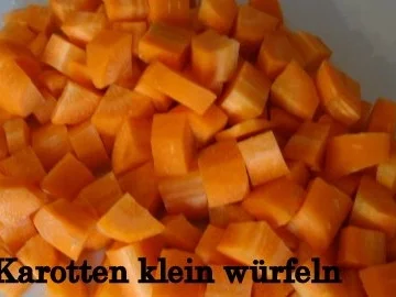 Rezept: Karotten-Ingwer Suppe mit gebratenen Garnelen Bild Nr. 2 Karotten-Ingwer Suppe mit gebratenen Garnelen - Rezept - Bild Nr. 2