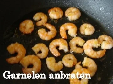 Rezept: Karotten-Ingwer Suppe mit gebratenen Garnelen Bild Nr. 8 Karotten-Ingwer Suppe mit gebratenen Garnelen - Rezept - Bild Nr. 8