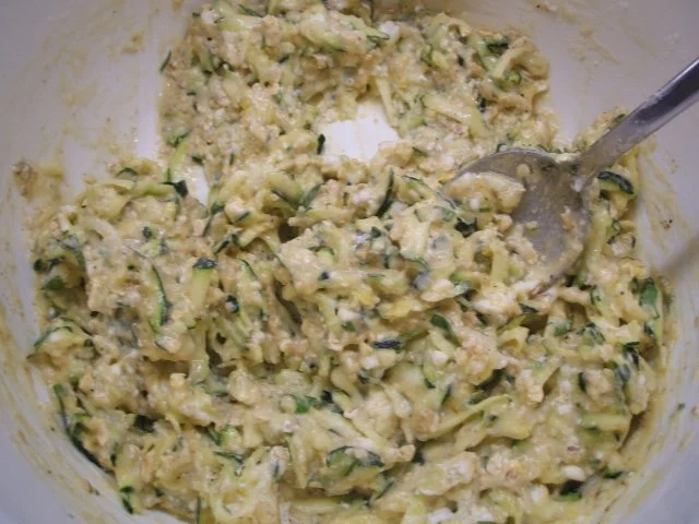 Rezept: Pikantes Backen: Zucchiniwaffeln mit Schafskäse Bild Nr. 4 Pikantes Backen: Zucchiniwaffeln mit Schafskäse - Rezept - Bild Nr. 4