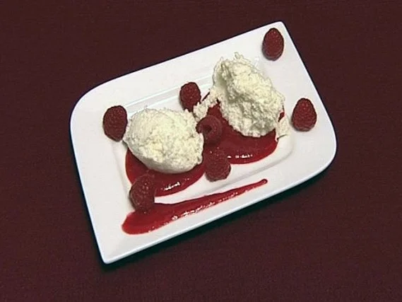 Joghurtschaum mit Himbeeren (Paul Jahnke) - Rezept