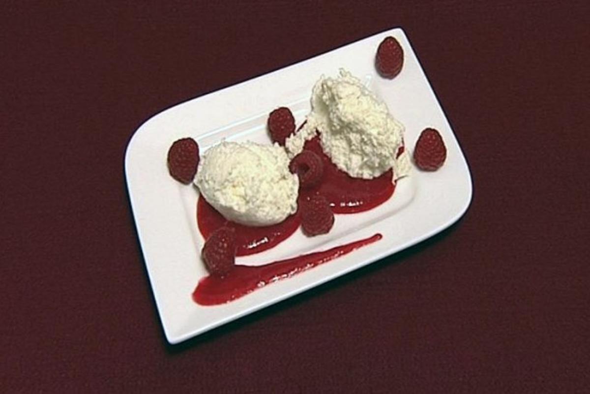 Joghurtschaum mit Himbeeren (Paul Jahnke) - Rezept Eingereicht von Das
perfekte Promi Dinner