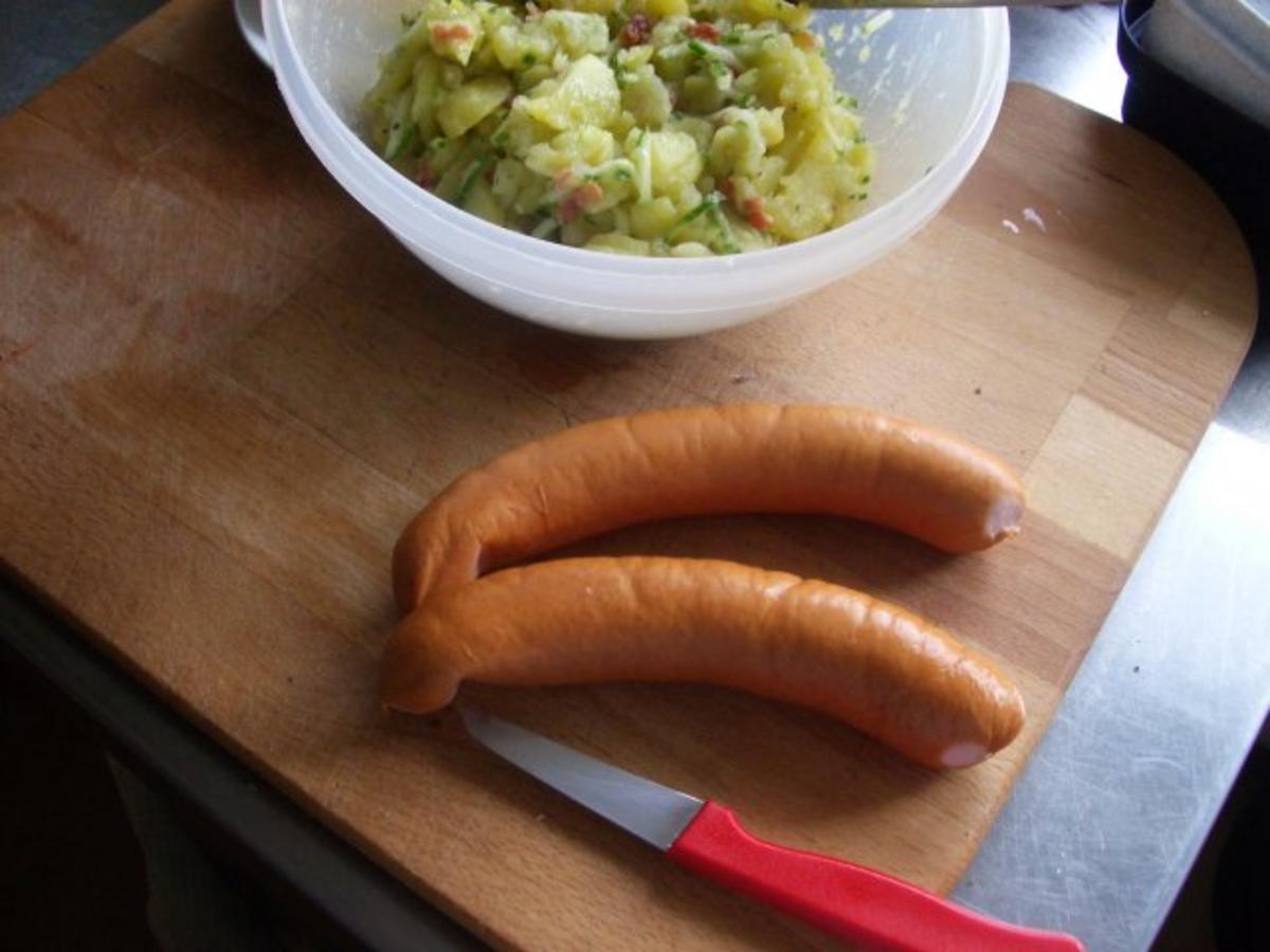 lauwarmer Kartoffelsalat mit gebratener Schinkenbockwurst - Rezept - Bild Nr. 12