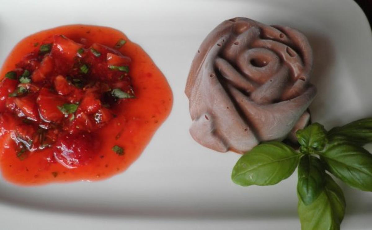 Geeiste Chili - Schokoladen - Mousse mit Basilikum - Erdbeeren - Rezept - Bild Nr. 9