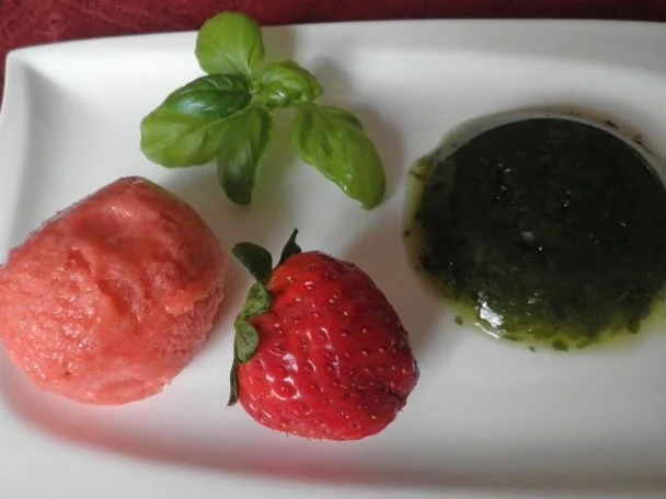 Cremiges Erdbeersorbet zu Basilikum - Gelee - Rezept - Bild Nr. 6