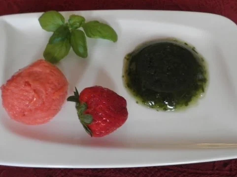 Cremiges Erdbeersorbet zu Basilikum - Gelee - Rezept - Bild Nr. 7