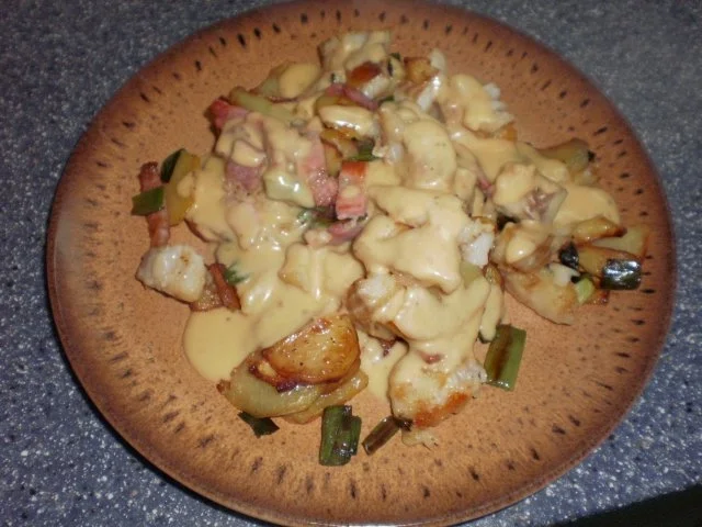 Rezept: Hamburger Pannfisch, mit Bratkartoffeln und Senfsoße Hamburger Pannfisch, mit Bratkartoffeln und Senfsoße - Rezept