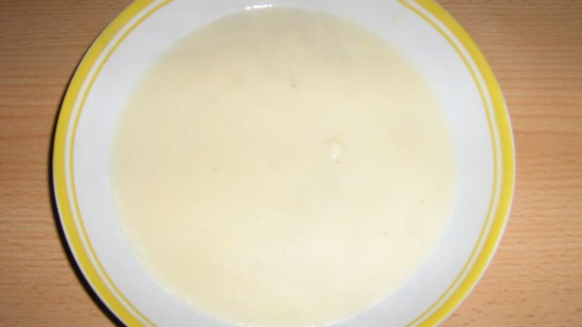 Bilder für Knoblauchcremsuppe mit Knolle Knoblauch und Butter - Rezept