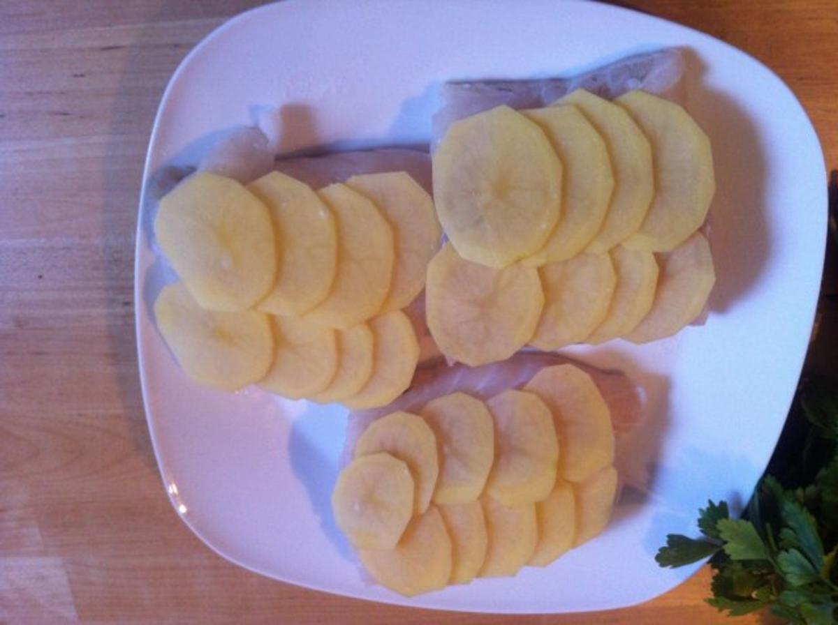Kabeljau-Filet mit Kartoffelkruste auf Blattspinat - Rezept - Bild Nr. 2