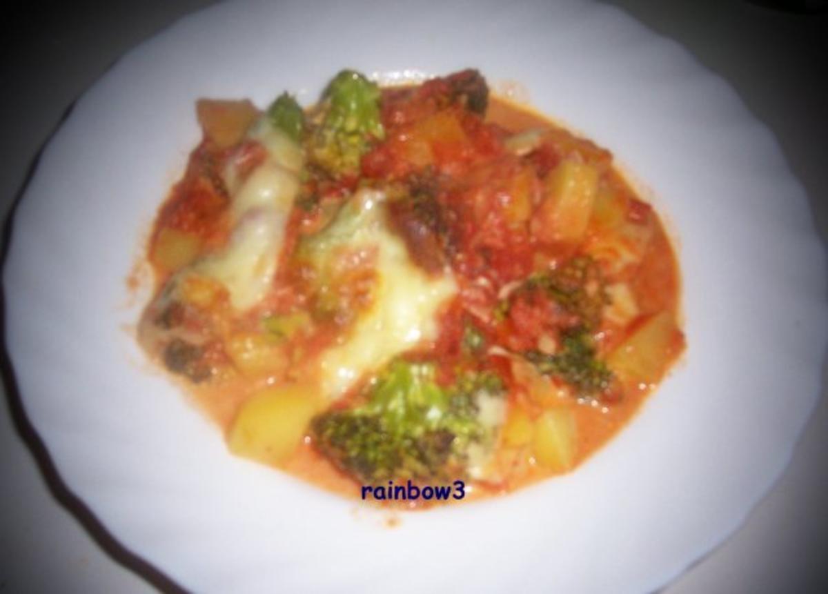 Auflauf: Broccoli-Kartoffel-Auflauf mit Tomatensugo - Rezept