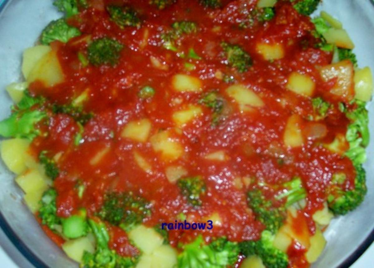 Auflauf: Broccoli-Kartoffel-Auflauf mit Tomatensugo - Rezept - Bild Nr. 4