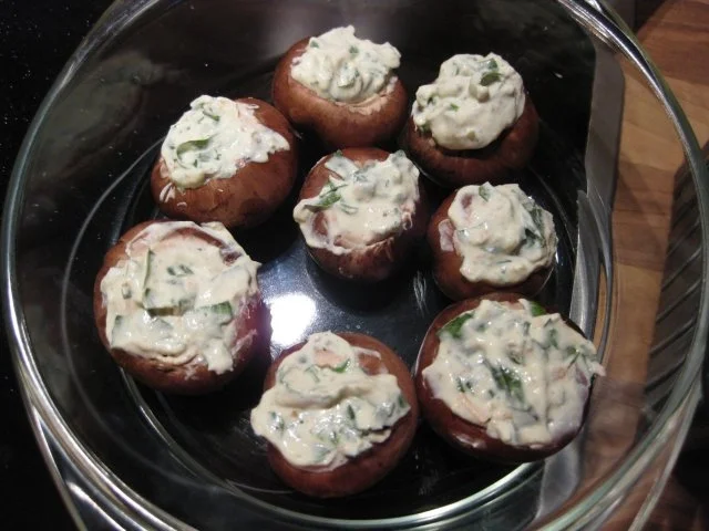 Putenröllchen und Champignons gefüllt mit Bärlauch-Creme - Rezept - Bild Nr. 7