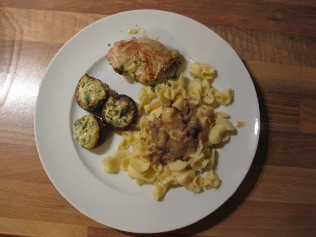 Putenröllchen und Champignons gefüllt mit Bärlauch-Creme - Rezept - Bild Nr. 11