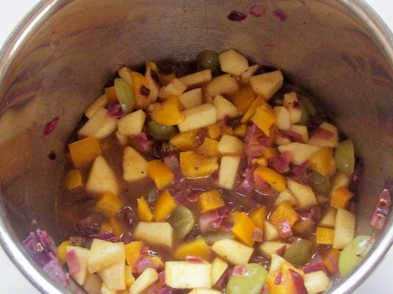 Rezept: Beilagen: Weintrauben-Pfirsich-Chutney Bild Nr. 5 Beilagen: Weintrauben-Pfirsich-Chutney - Rezept - Bild Nr. 5