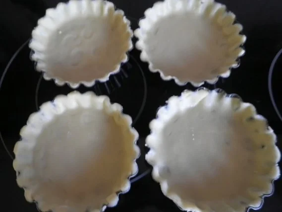 Schokolade trifft auf Erdbeeren und Basilikum - Rezept - Bild Nr. 4