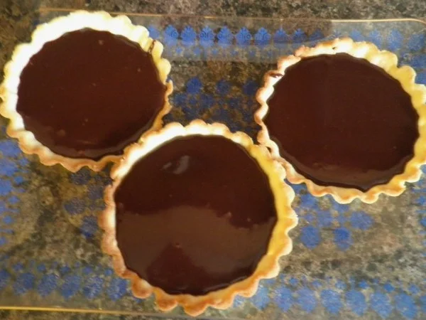 Schokolade trifft auf Erdbeeren und Basilikum - Rezept - Bild Nr. 7