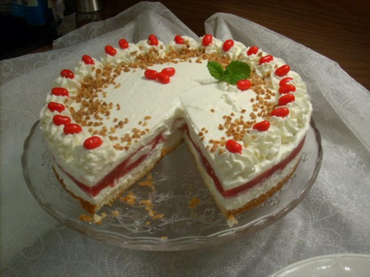 Marmorierte Rhabarber-Torte mit Joghurt-Quarksahne - Rezept - Bild Nr. 4