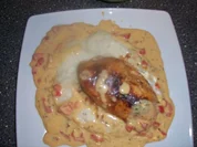 Hähnchenbrust gefüllt mit Schafskäse, Blumenkohl-Sellerie Püree, Paprika-Sahnesauce - Rezept