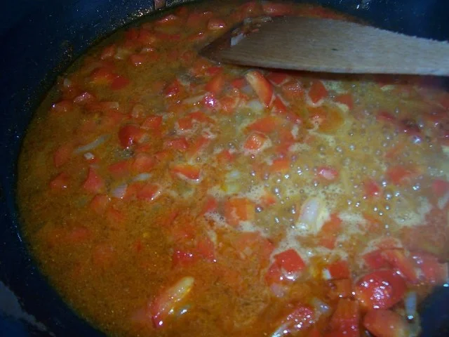 Rezept: Hähnchenbrust gefüllt mit Schafskäse, Blumenkohl-Sellerie Püree, Paprika-Sahnesauce Bild Nr. 7 Hähnchenbrust gefüllt mit Schafskäse, Blumenkohl-Sellerie Püree, Paprika-Sahnesauce - Rezept - Bild Nr. 7