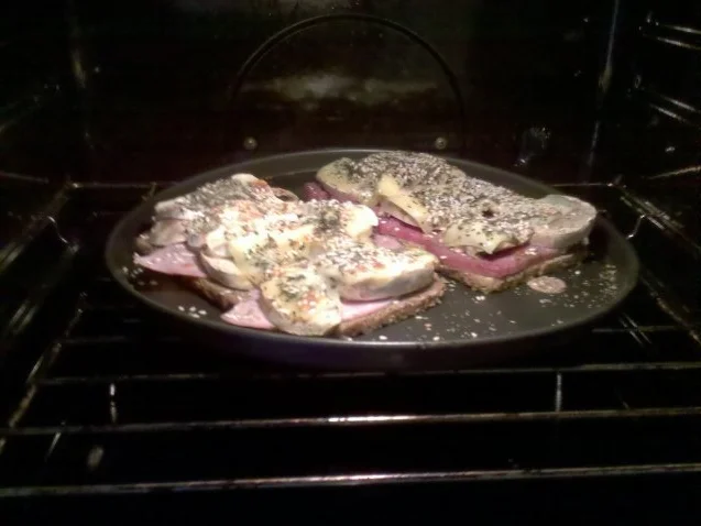 Rezept: Abendbrot: Überbackenes Brot Bild Nr. 6 Abendbrot: Überbackenes Brot - Rezept - Bild Nr. 6