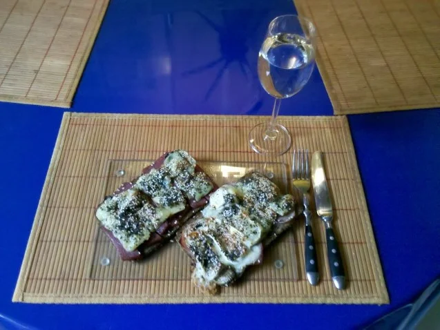 Rezept: Abendbrot: Überbackenes Brot Bild Nr. 7 Abendbrot: Überbackenes Brot - Rezept - Bild Nr. 7