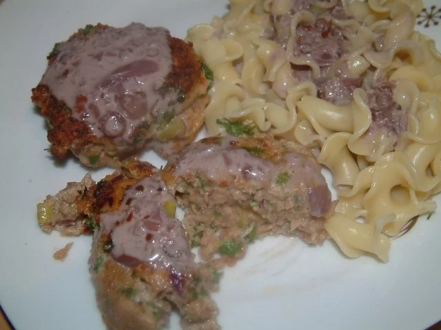 Feurige Fleischküchle mit Pfeffersauce - Rezept - Bild Nr. 2