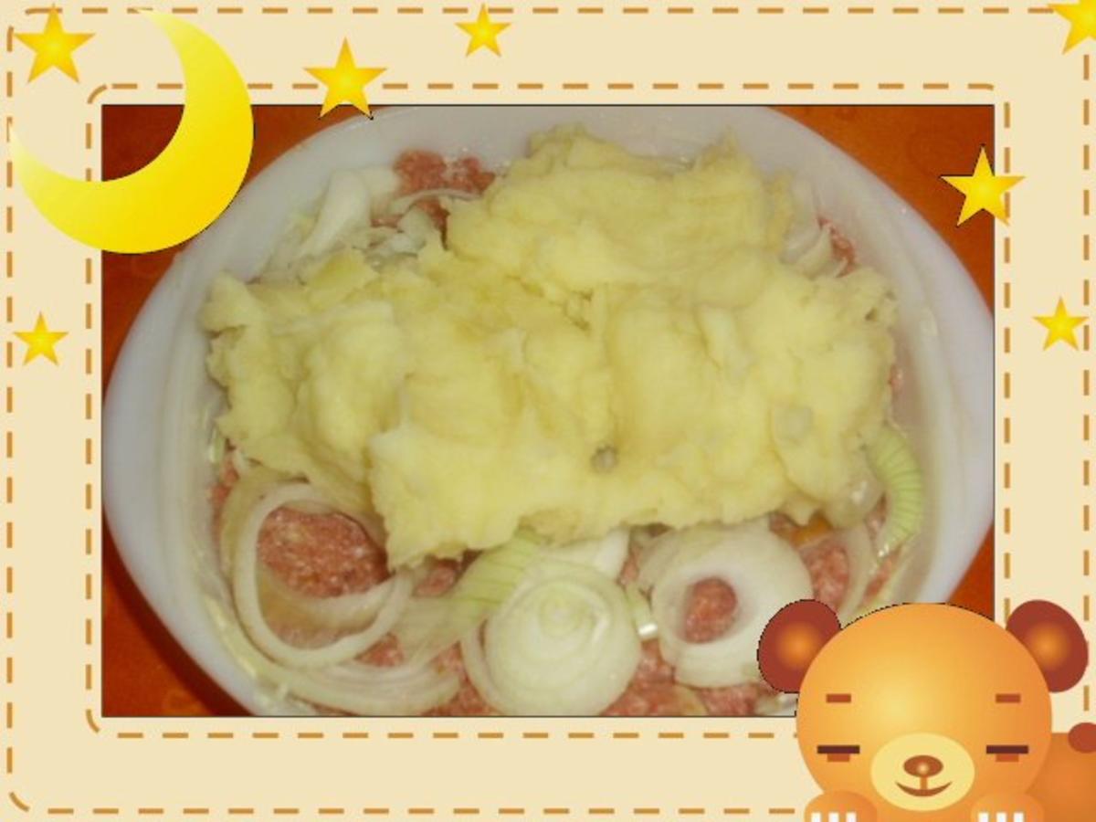 Fleischpudding Auflauf mit Kartoffelpüree und Hackfleisch
