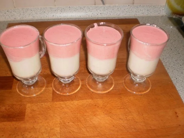 Rezept: Erdbeer-Zitronen-Creme Bild Nr. 8 Erdbeer-Zitronen-Creme - Rezept - Bild Nr. 8