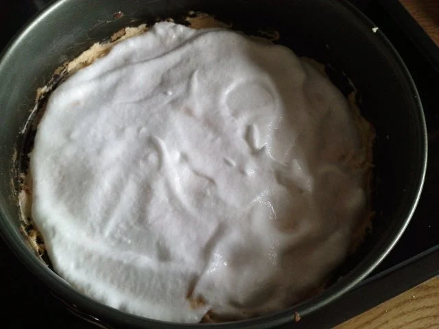 Baisertorte mit Kirschen - Rezept - Bild Nr. 2