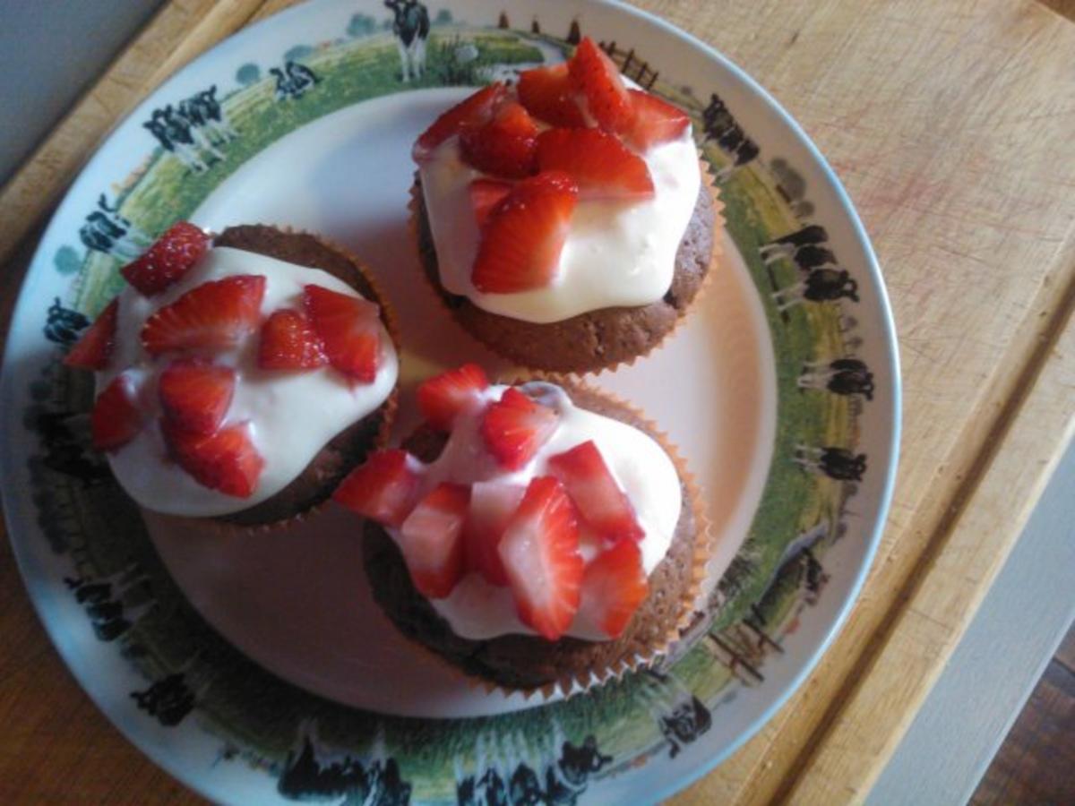 Erdbeere kuesst Cupcake (kann eine Verfuehrung suesser sein?!) - Rezept