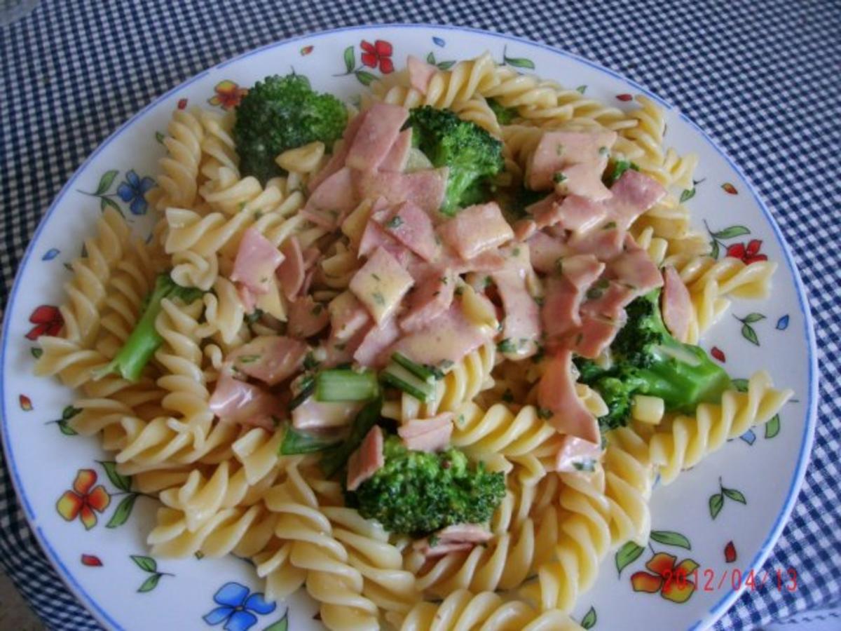 Nudeln mit Broccoli - Rezept