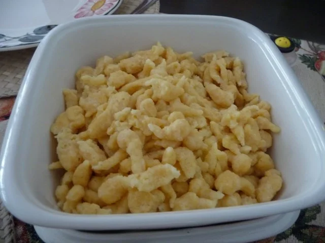 Rezept: Resteverwertung : ...Gulasch mit Dinkel-Spätzle Bild Nr. 9 Resteverwertung : ...Gulasch mit Dinkel-Spätzle - Rezept - Bild Nr. 9
