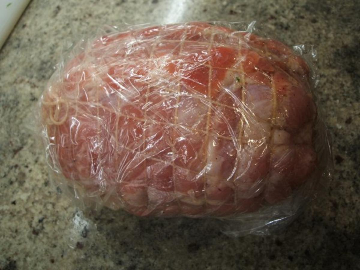 Fleisch: Schweinerollbraten gefüllt mit Äpfeln und Zwiebeln - Rezept - Bild Nr. 5