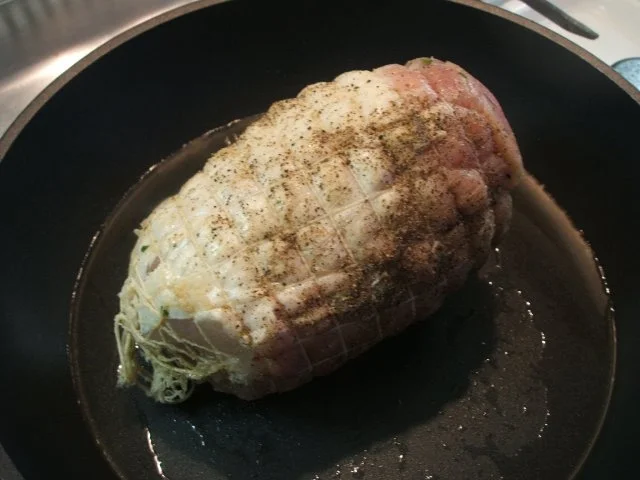 Rezept: Fleisch: Schweinerollbraten gefüllt mit Äpfeln und Zwiebeln Bild Nr. 6 Fleisch: Schweinerollbraten gefüllt mit Äpfeln und Zwiebeln - Rezept - Bild Nr. 6