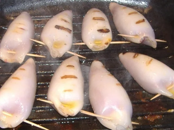 Tintenfisch mit Paprika-Käse-Füllung - Rezept - Bild Nr. 4