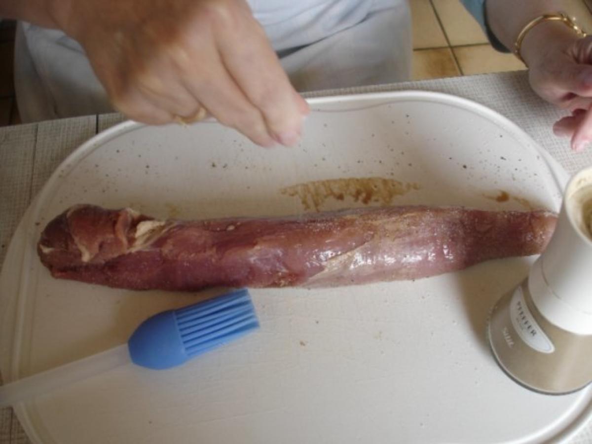 Schweinefilet im Blätterteig mit Champignonsauce und Kartoffelpilzen - Rezept - Bild Nr. 3