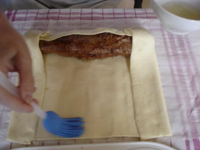 Schweinefilet im Blätterteig mit Champignonsauce und Kartoffelpilzen - Rezept - Bild Nr. 10