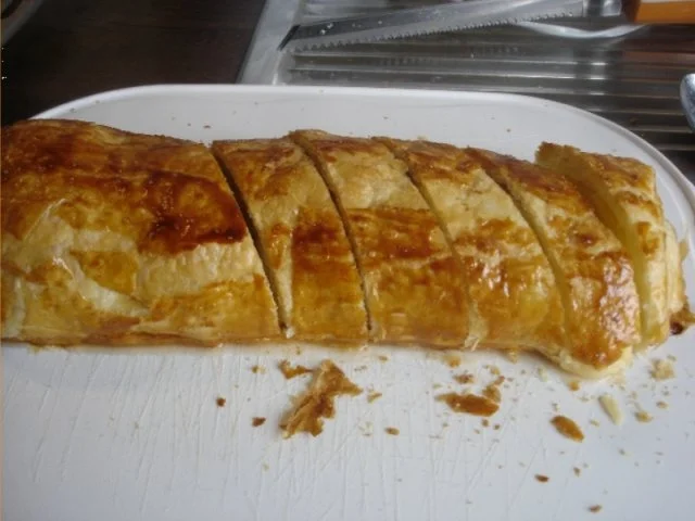 Schweinefilet im Blätterteig mit Champignonsauce und Kartoffelpilzen - Rezept - Bild Nr. 17