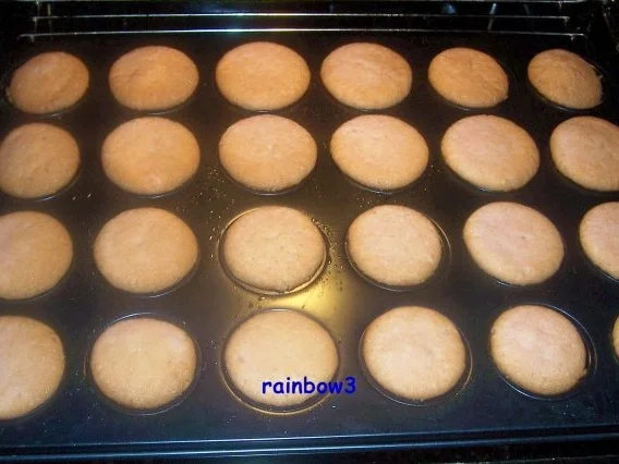 Rezept: Backen: Rosa Mini-Muffins Bild Nr. 5 Backen: Rosa Mini-Muffins - Rezept - Bild Nr. 5