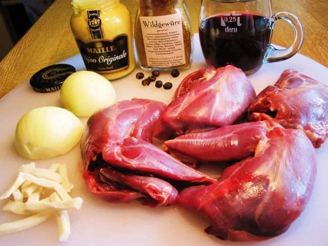 Hasenschultern mit feiner Rahmsoße - Rezept - Bild Nr. 2