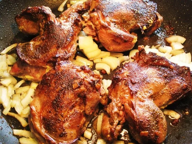 Hasenschultern mit feiner Rahmsoße - Rezept - Bild Nr. 4