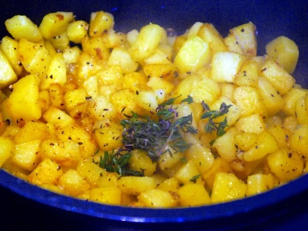 Rezept: Hähnchenbrust unter Spargelhaube mit Thymian-Kartoffeln und Ofentomaten Bild Nr. 8 Hähnchenbrust unter Spargelhaube mit Thymian-Kartoffeln und Ofentomaten - Rezept - Bild Nr. 8