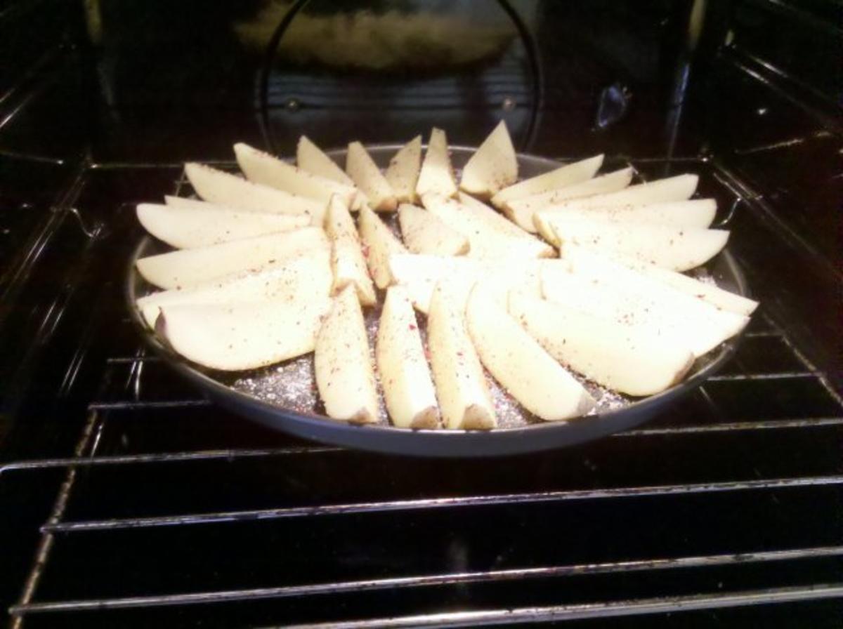 Fleisch: Bratwürstchen mit würzigen Kartoffelspalten - Rezept - Bild Nr. 5