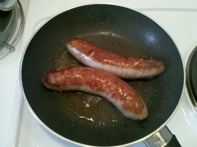 Fleisch: Bratwürstchen mit würzigen Kartoffelspalten - Rezept - Bild Nr. 6