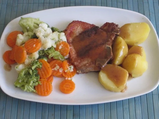 Koteletts mit Kümmelsauce - Rezept