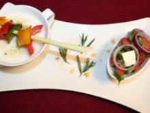 Dialog von Almsuppe und türkischem Bauernsalat mit exotischem Zitronengrasspieß - Rezept