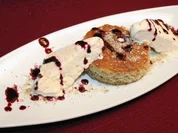 Grieß-Walnuss-Schnitte mit Kokosparfait an fruchtigem Coulis - Rezept