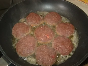 Rezept: Feine Frikadellen Bild Nr. 3 Feine Frikadellen - Rezept - Bild Nr. 3