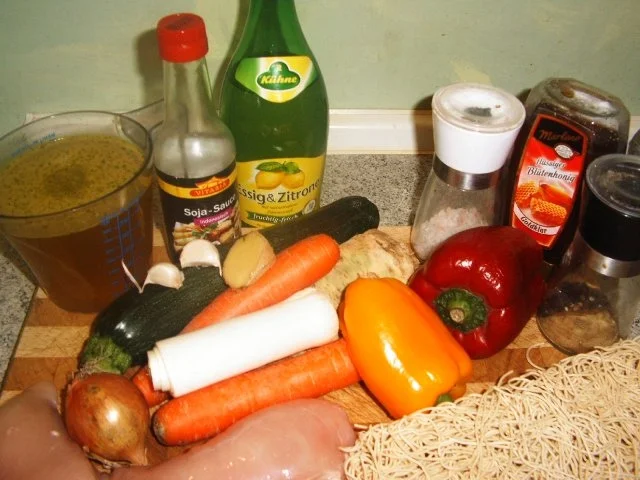 Rezept: Süßsaure Hühnersuppe Bild Nr. 2 Süßsaure Hühnersuppe - Rezept - Bild Nr. 2