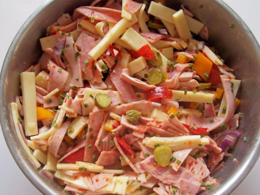 Käse-Wurstsalat mit Paprika - Rezept mit Bild - kochbar.de