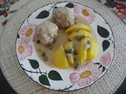 Rezept: Hackfleisch : Klopse in Kapernsoße Hackfleisch : Klopse in Kapernsoße - Rezept